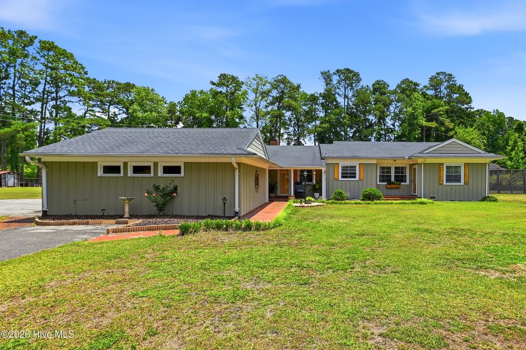 5237 Bell Williams Road, Currie, NC 28435