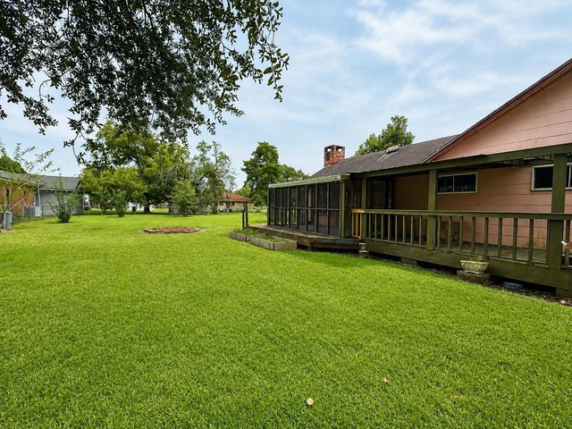 104 Flowers Street, Dayton, TX 77535