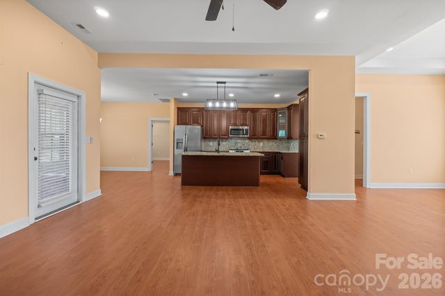 101 Long Meadows Drive, Kings Mountain, NC 28086