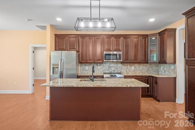 101 Long Meadows Drive, Kings Mountain, NC 28086