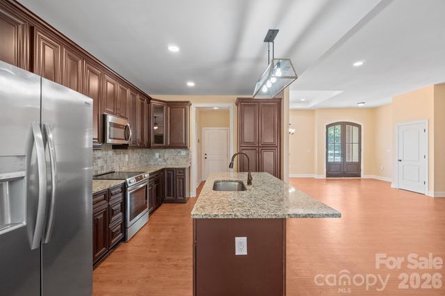 101 Long Meadows Drive, Kings Mountain, NC 28086