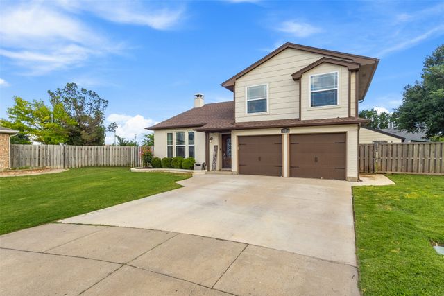8800 Crestbrook Drive, Fort Worth, TX 76179
