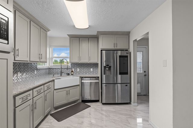 8800 Crestbrook Drive, Fort Worth, TX 76179