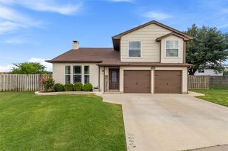 8800 Crestbrook Drive, Fort Worth, TX 76179