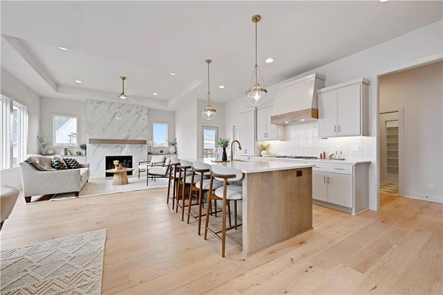 10026 Aurora Street, Lenexa, KS 66220