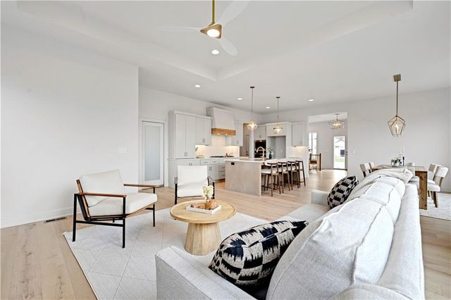 10026 Aurora Street, Lenexa, KS 66220