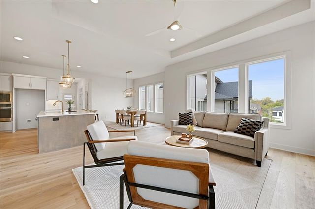 10026 Aurora Street, Lenexa, KS 66220