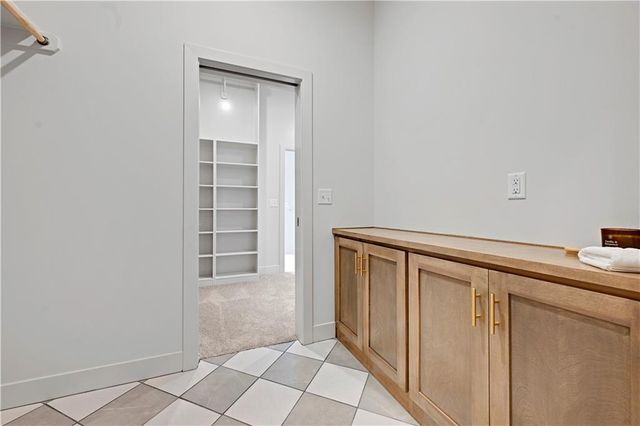 10026 Aurora Street, Lenexa, KS 66220