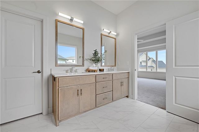 10026 Aurora Street, Lenexa, KS 66220