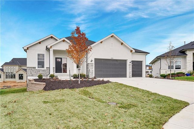 10026 Aurora Street, Lenexa, KS 66220