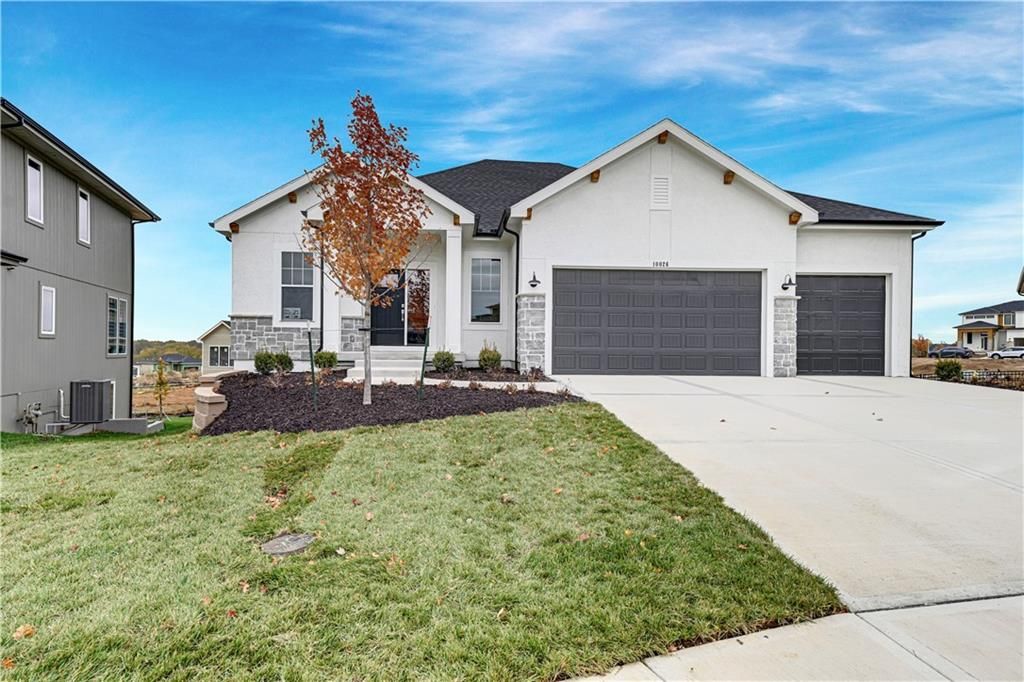 10026 Aurora Street, Lenexa, KS 66220