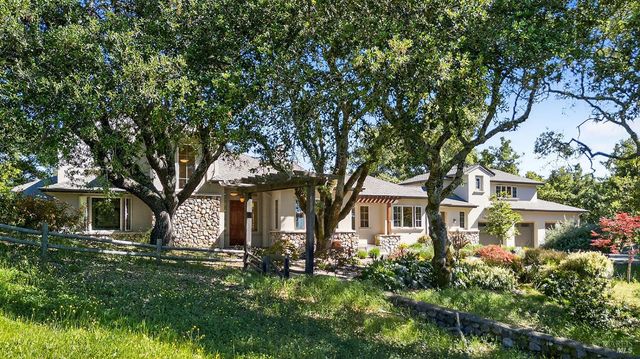 8373 Singing Hills Trl, Santa Rosa, CA 95404