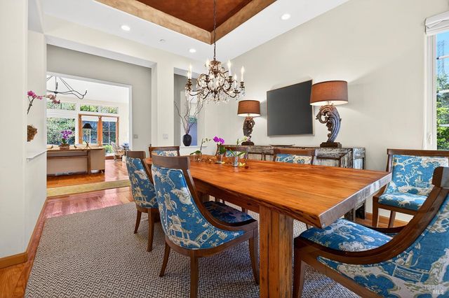 8373 Singing Hills Trl, Santa Rosa, CA 95404