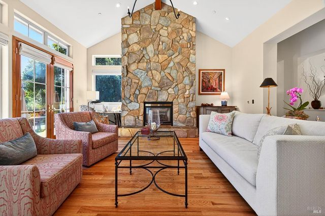 8373 Singing Hills Trl, Santa Rosa, CA 95404