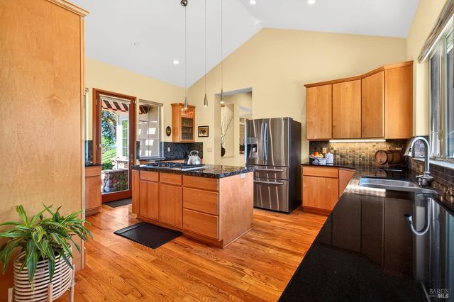 8373 Singing Hills Trl, Santa Rosa, CA 95404