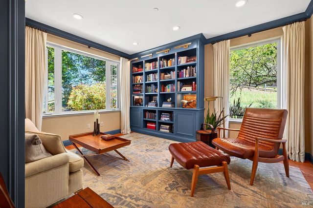 8373 Singing Hills Trl, Santa Rosa, CA 95404