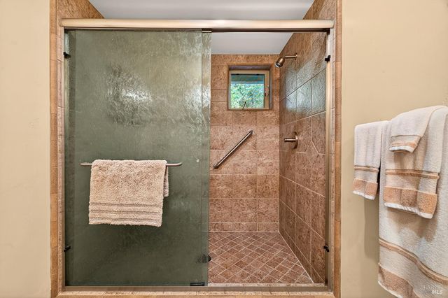 8373 Singing Hills Trl, Santa Rosa, CA 95404