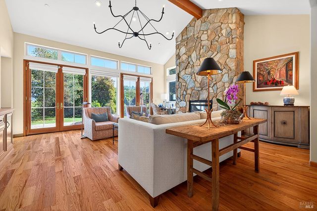 8373 Singing Hills Trl, Santa Rosa, CA 95404