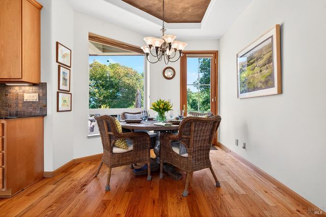 8373 Singing Hills Trl, Santa Rosa, CA 95404