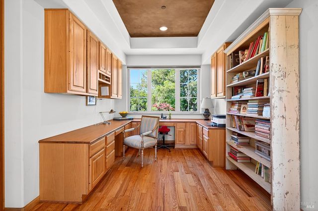 8373 Singing Hills Trl, Santa Rosa, CA 95404