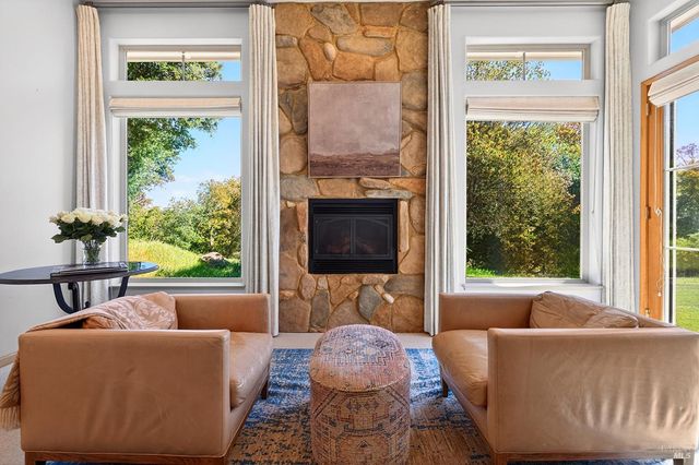 8373 Singing Hills Trl, Santa Rosa, CA 95404