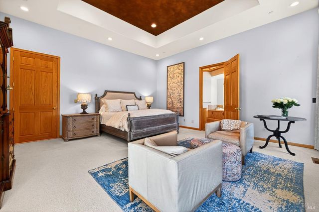 8373 Singing Hills Trl, Santa Rosa, CA 95404