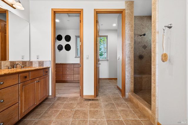 8373 Singing Hills Trl, Santa Rosa, CA 95404