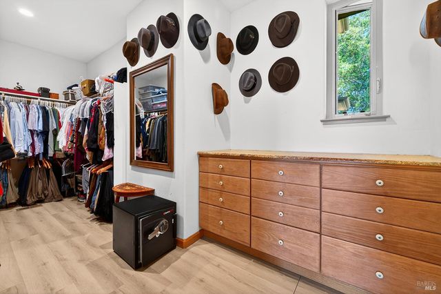 8373 Singing Hills Trl, Santa Rosa, CA 95404