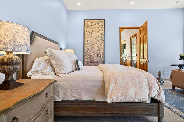 8373 Singing Hills Trl, Santa Rosa, CA 95404