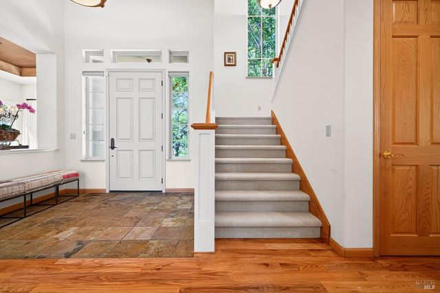 8373 Singing Hills Trl, Santa Rosa, CA 95404