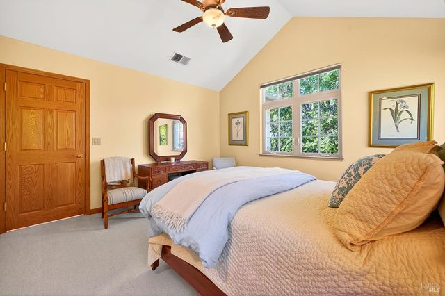 8373 Singing Hills Trl, Santa Rosa, CA 95404