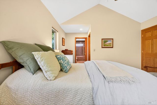 8373 Singing Hills Trl, Santa Rosa, CA 95404