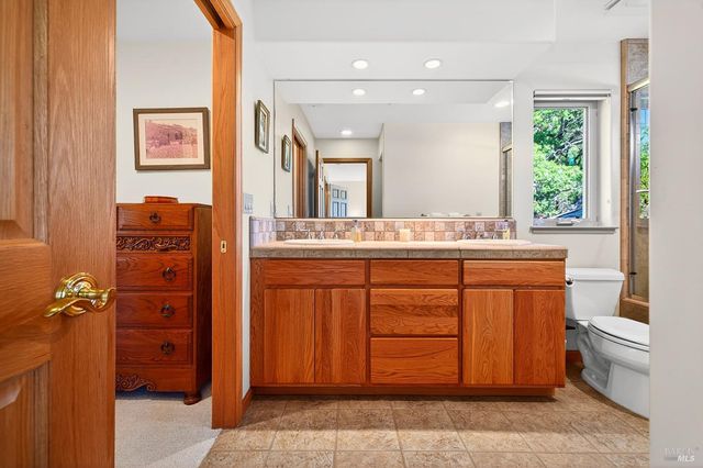 8373 Singing Hills Trl, Santa Rosa, CA 95404