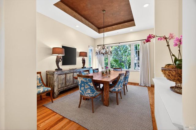 8373 Singing Hills Trl, Santa Rosa, CA 95404