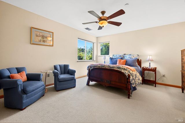 8373 Singing Hills Trl, Santa Rosa, CA 95404