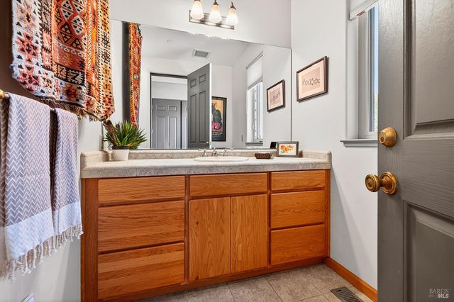 8373 Singing Hills Trl, Santa Rosa, CA 95404