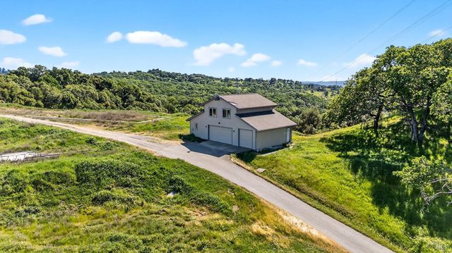 8373 Singing Hills Trl, Santa Rosa, CA 95404