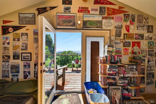 8373 Singing Hills Trl, Santa Rosa, CA 95404