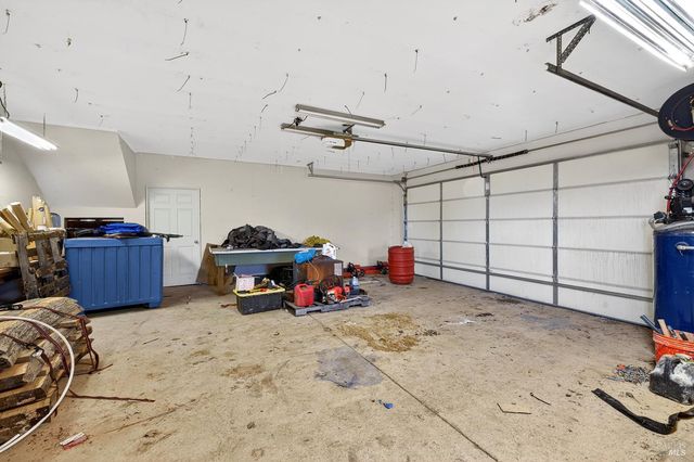 8373 Singing Hills Trl, Santa Rosa, CA 95404