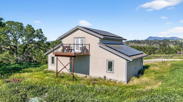 8373 Singing Hills Trl, Santa Rosa, CA 95404