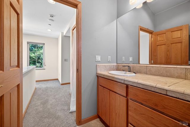 8373 Singing Hills Trl, Santa Rosa, CA 95404