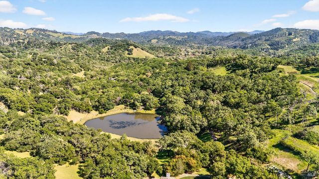 8373 Singing Hills Trl, Santa Rosa, CA 95404