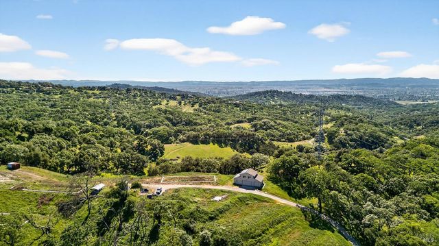 8373 Singing Hills Trl, Santa Rosa, CA 95404