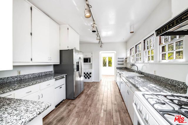 2441 Glendower Avenue, Los Angeles, CA 90027