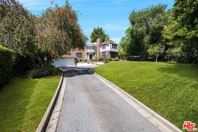 2441 Glendower Avenue, Los Angeles, CA 90027