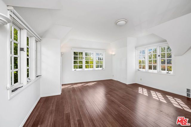 2441 Glendower Avenue, Los Angeles, CA 90027