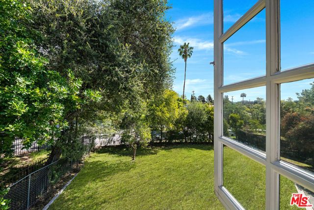 2441 Glendower Avenue, Los Angeles, CA 90027