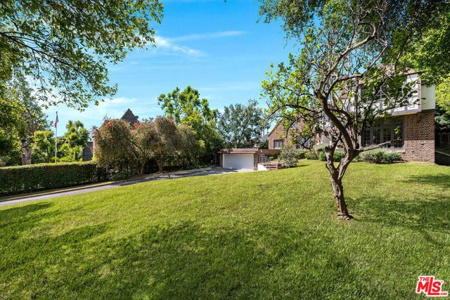 2441 Glendower Avenue, Los Angeles, CA 90027
