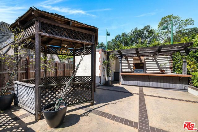 2441 Glendower Avenue, Los Angeles, CA 90027
