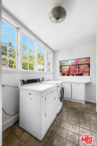 2441 Glendower Avenue, Los Angeles, CA 90027
